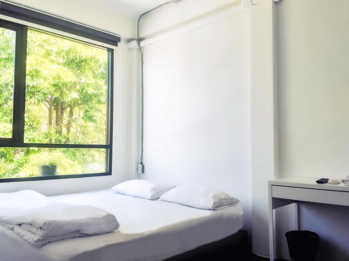 Holy Sheet Hostel Bangkok Dış mekan fotoğraf