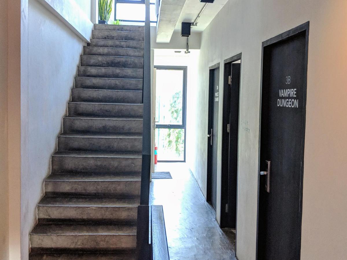 Holy Sheet Hostel Bangkok Dış mekan fotoğraf