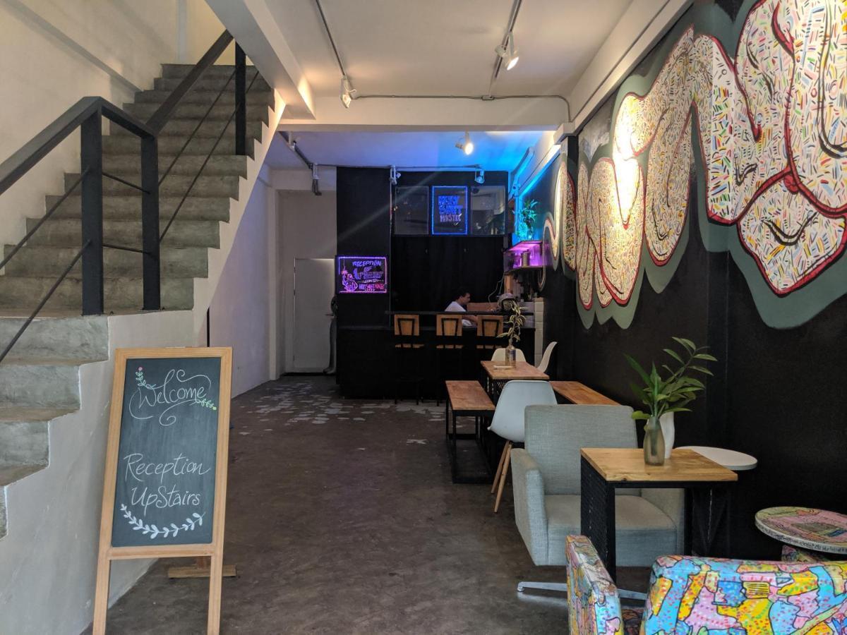 Holy Sheet Hostel Bangkok Dış mekan fotoğraf