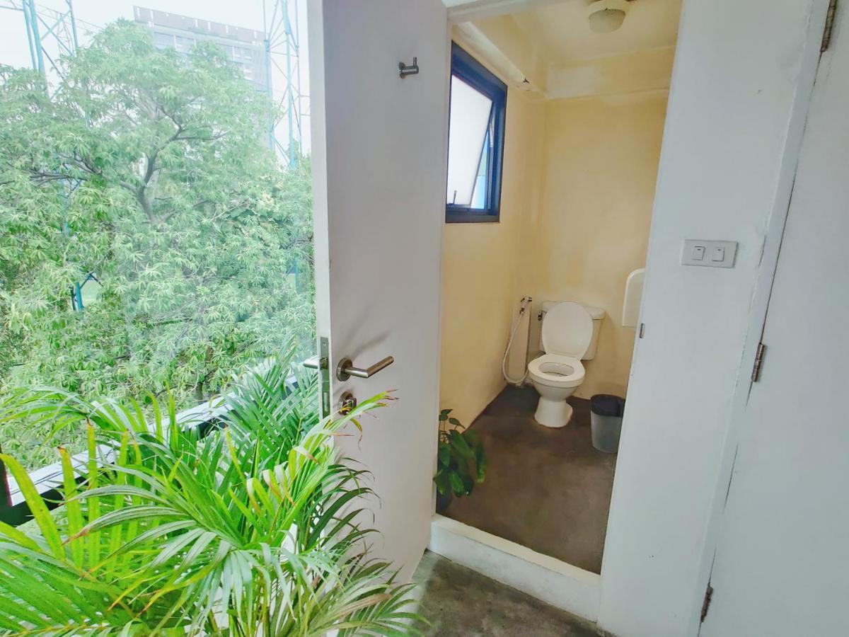 Holy Sheet Hostel Bangkok Dış mekan fotoğraf